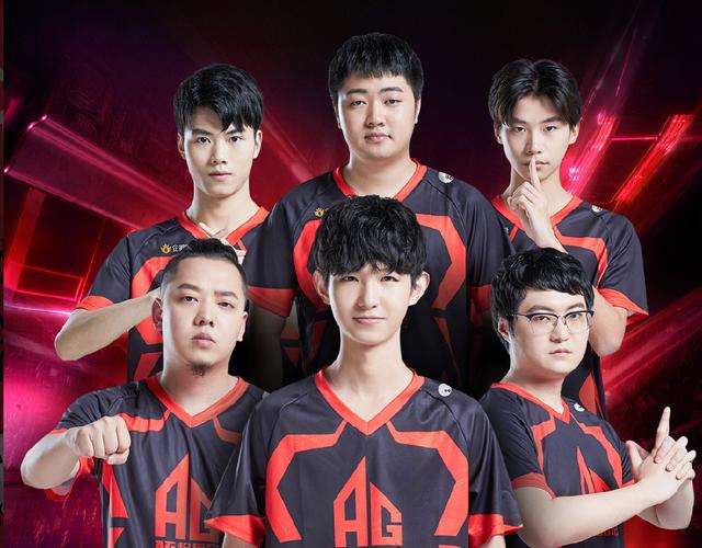 100 Thieves CEO花费$30,000进行箱子开启，获得$3,000刀具